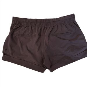Lululemon - Spring Break Away Short  - 12